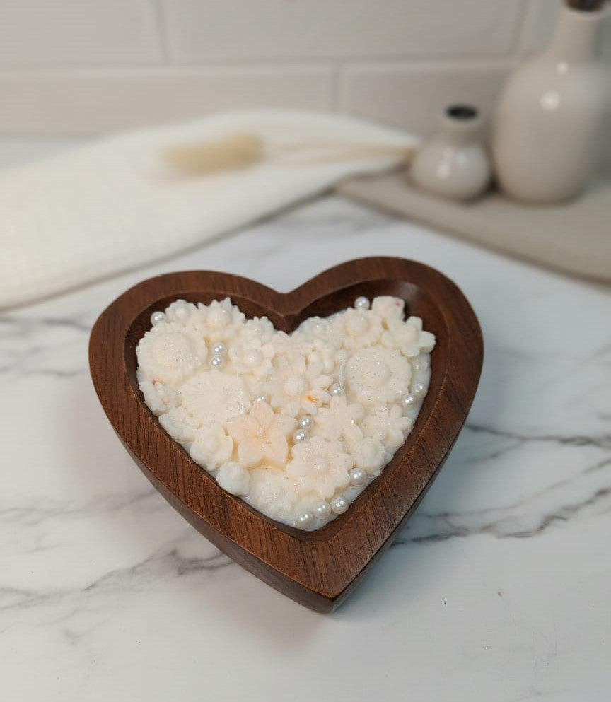 Siyaas Rose Aura – Luxury Floral Candle in Wooden Urli Bowl