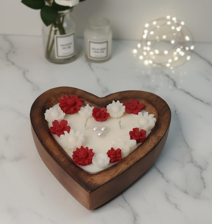 Rose Whispers – Elegant Wooden Urli Candle for Gifting